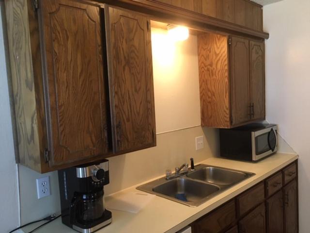 Fully Furnished Two Bedroom Apartment Lawton Eksteriør billede